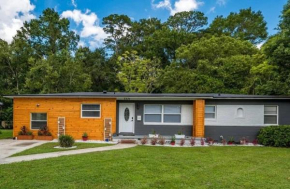 3 Bedroom with Game Room Sleeps 10 Pet Friendly